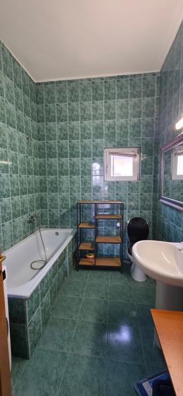 Penthouse cu 4 camere decomandat în Andrei Mureșanu