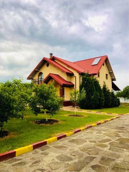 Casă cu 5 camere cu Teren 1500 Mp în Oniceni
