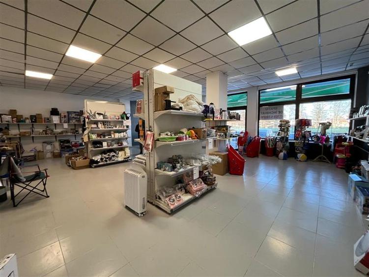 Spațiu comercial, de 150 mp, în Central