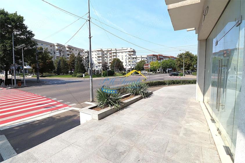 Spațiu comercial, de 402 mp, în Ultracentral