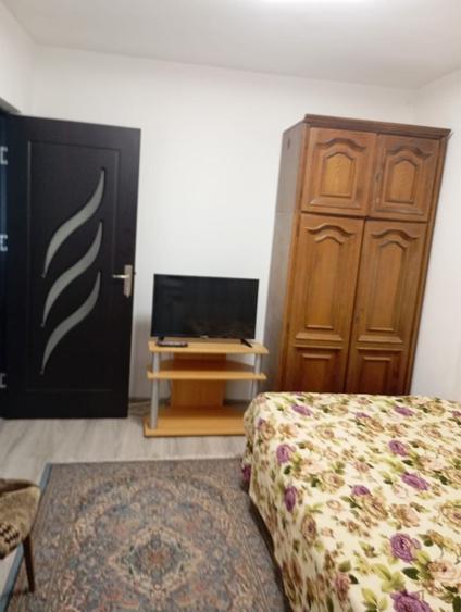 Apartament cu 3 camere semidecomandat în Iosia