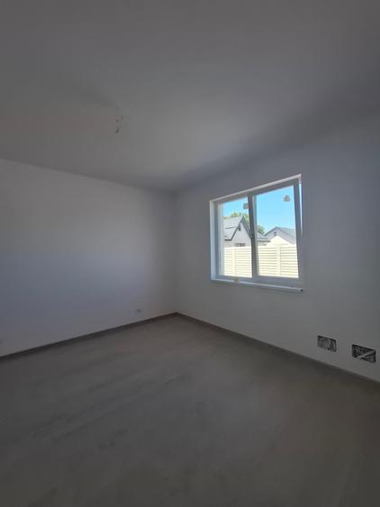Casă individuală cu 4 camere cu Teren 420 Mp în Domnești