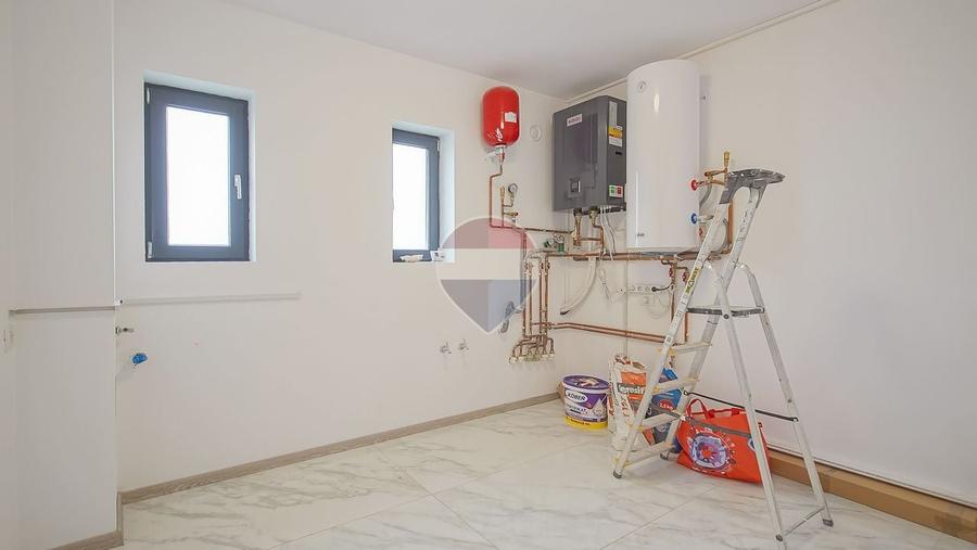Casă individuală cu 5 camere cu Teren 400 Mp în Bunloc