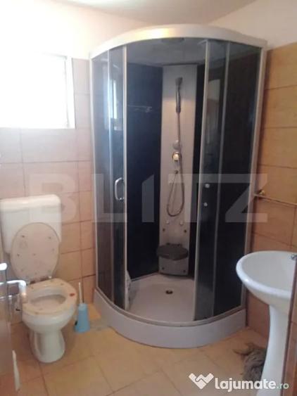 Casă cu 5 camere cu Teren 745 Mp în Central