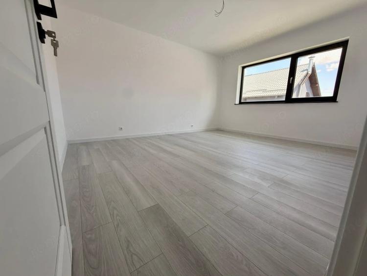 Casă cu Teren 301 Mp în Central