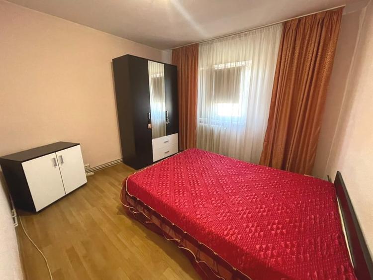 Apartament cu 3 camere decomandat, mobilat în Cetate