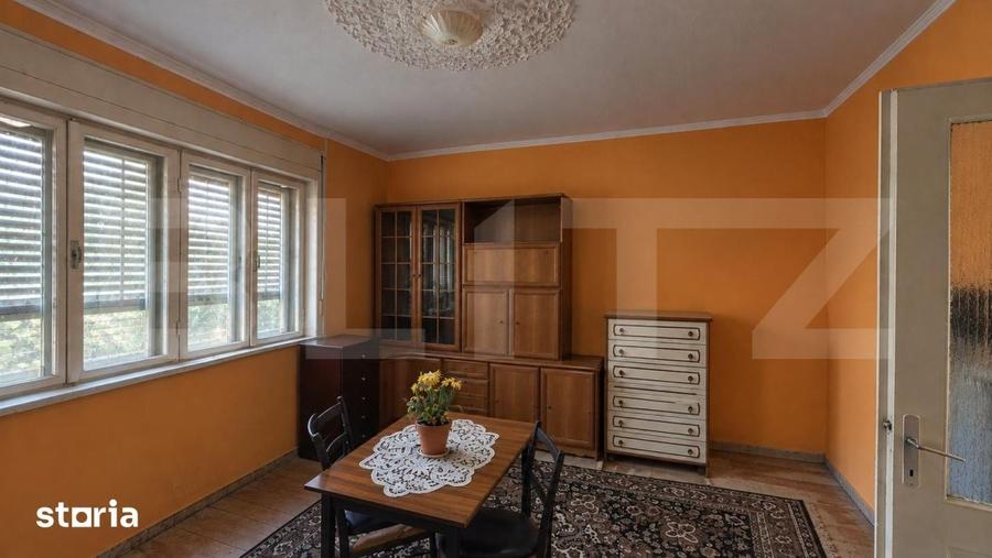 Casă cu 4 camere cu Teren 2385 Mp în Central