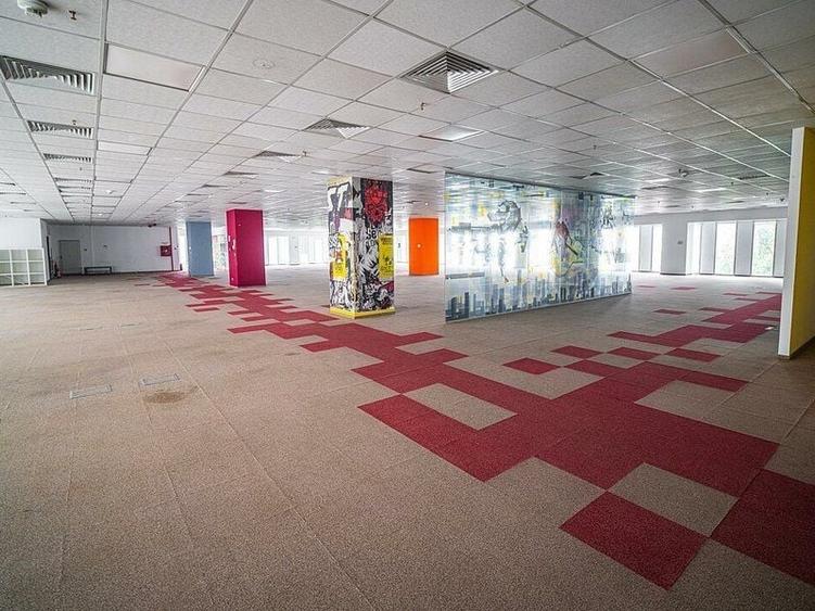Spațiu comercial, de 600 mp, în P-ta Presei Libere