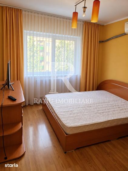 Apartament cu 3 camere decomandat, mobilat în Decebal