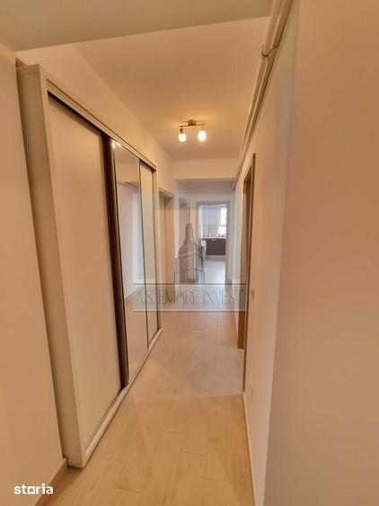 Apartament cu 3 camere decomandat în Tractorul