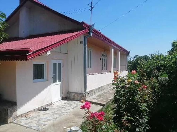 Casă cu 2 camere cu Teren 1000 Mp în Havârna