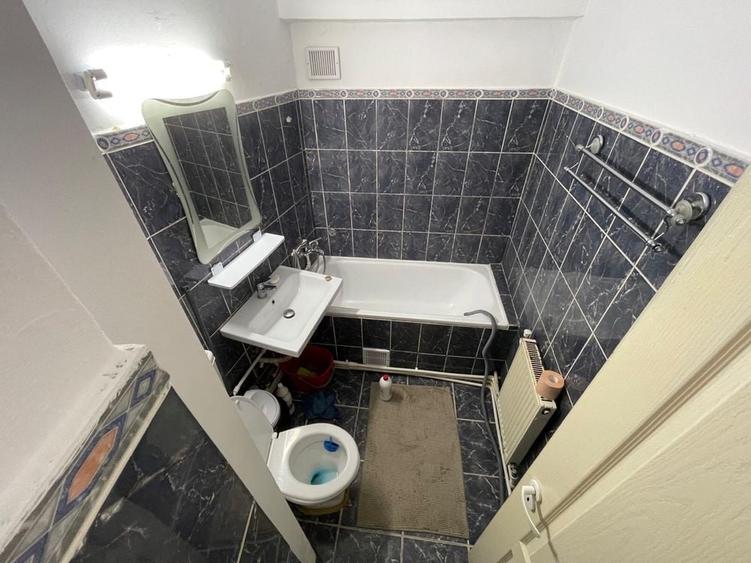 Apartament cu 3 camere semidecomandat în Ultracentral