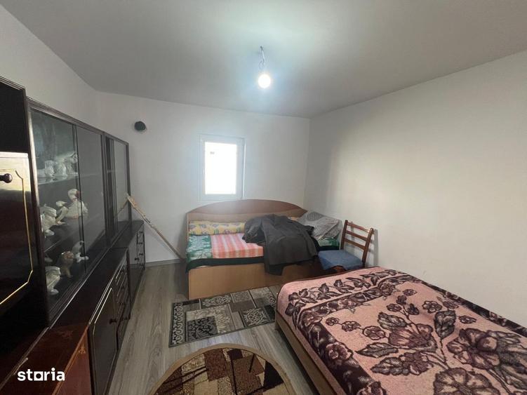 Casă cu 2 camere decomandat în Braniștea