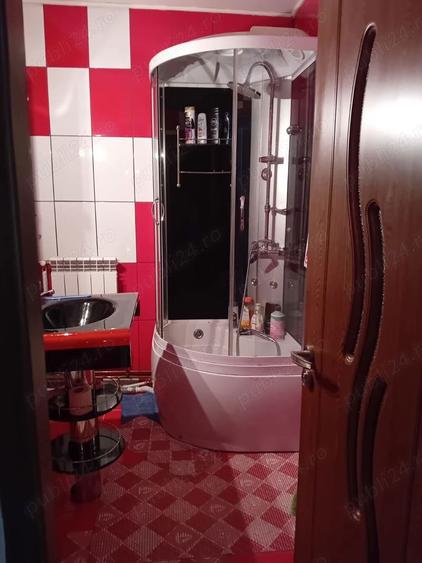 Apartament cu 4 camere în Petrila