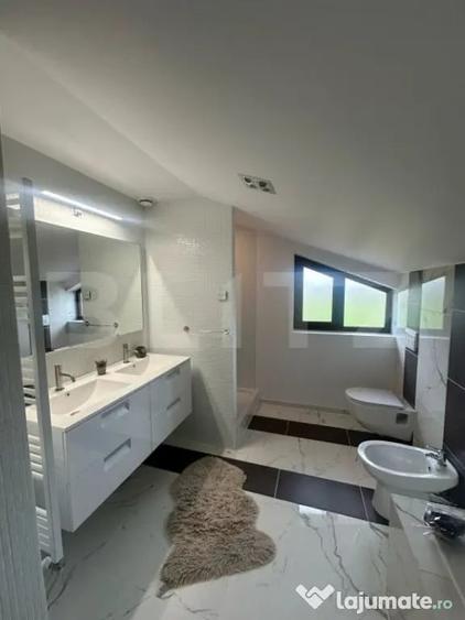 Casă cu 5 camere cu Teren 1600 Mp în Central