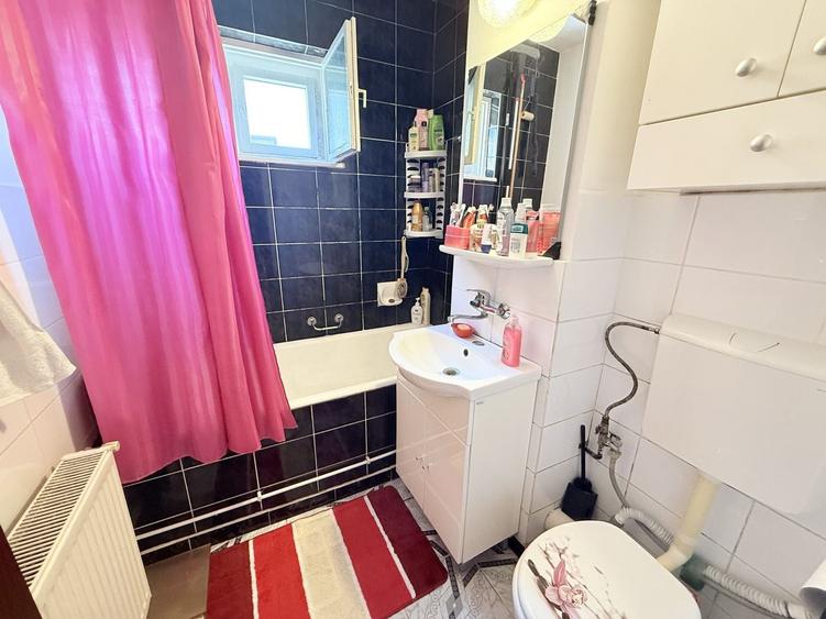 Apartament cu 2 camere semidecomandat, mobilat în Central