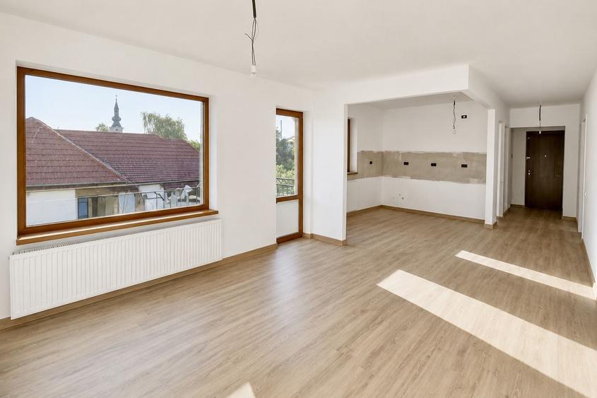 Apartament cu 3 camere decomandat în Chișoda