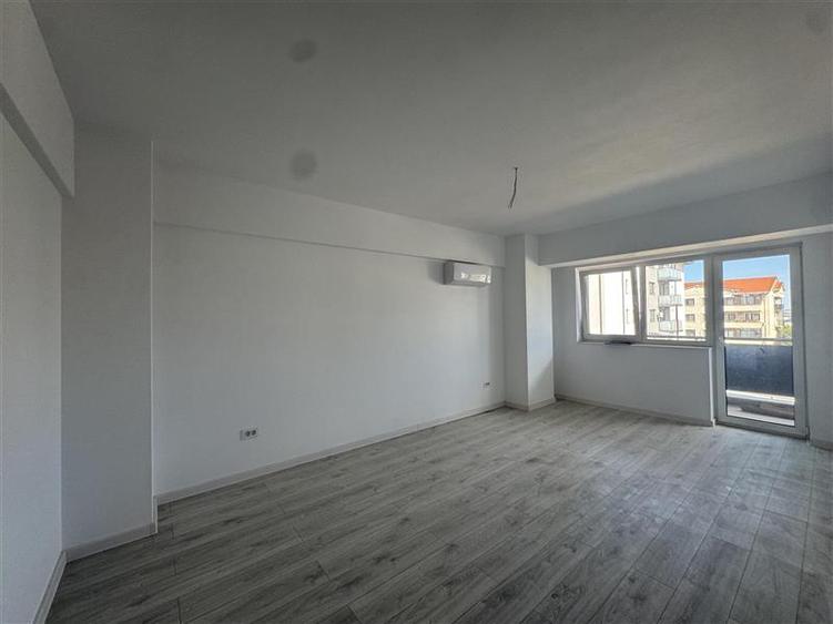 Garsonieră decomandată în Galata