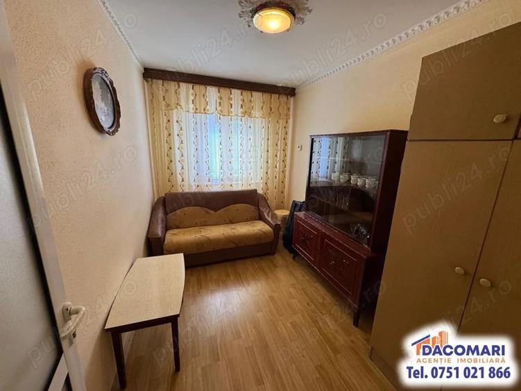 Apartament cu 3 camere decomandat în Micro 17
