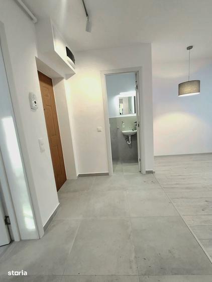 Apartament cu 3 camere decomandat în Cornișa