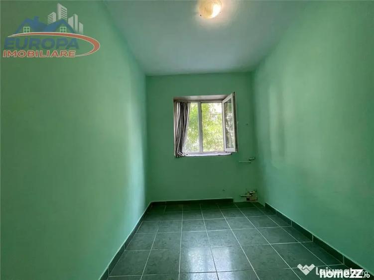 Garsonieră în Vest