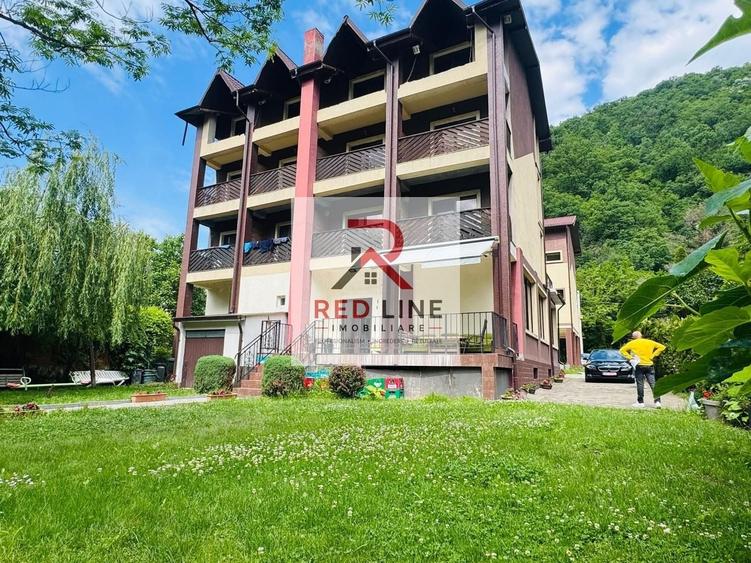 Hotel/Pensiune, de 1,865 mp, în Exterior Sud