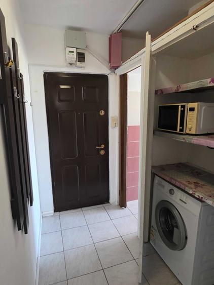 Apartament cu 2 camere semidecomandat în Dacia