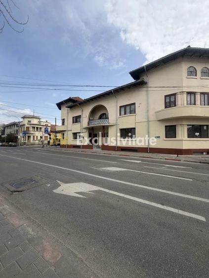 Casă cu 5 camere în Central