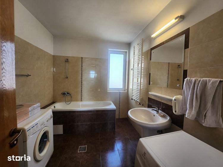 Apartament cu 5 camere decomandat în Craiovei