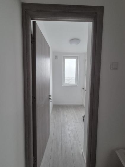 Apartament cu 3 camere decomandat în Apusului