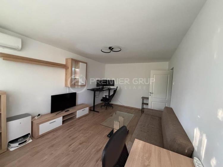 Apartament cu 3 camere decomandat în Tătărași