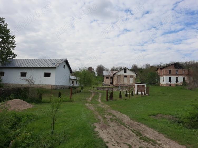 Spațiu comercial, de 723 mp, în Valea Cricovului