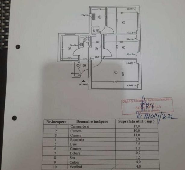 Apartament cu 3 camere decomandat în Drumul Taberei
