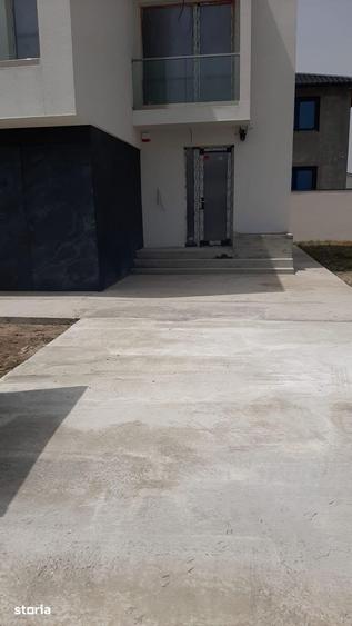 Casă cu 4 camere cu Canalizare în Cumpăna