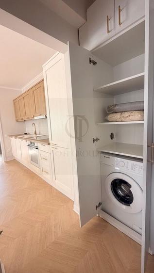 Apartament cu 3 camere semidecomandat în Florești