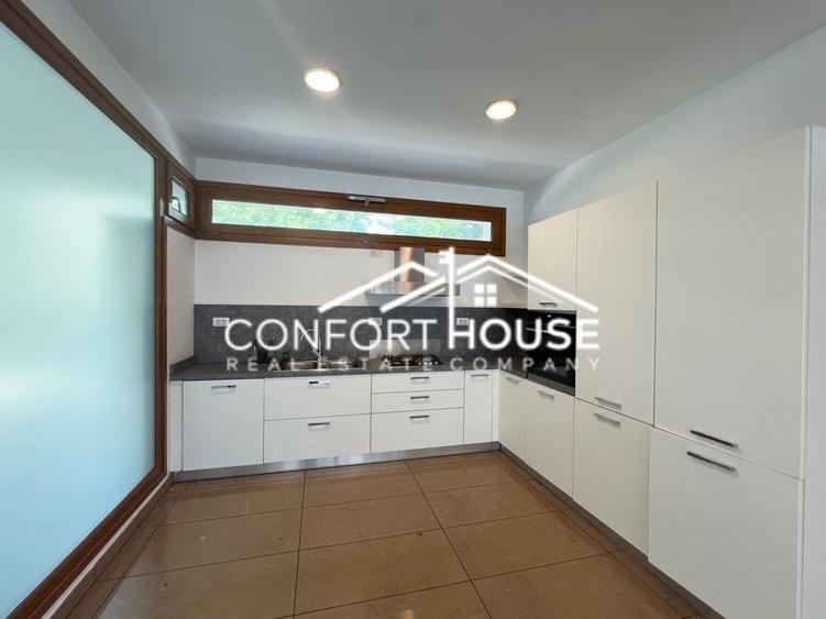 Duplex cu 5 camere cu Piscina în Iancu Nicolae