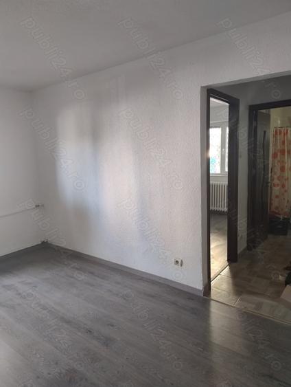 Apartament cu 2 camere semidecomandat în Ferentari