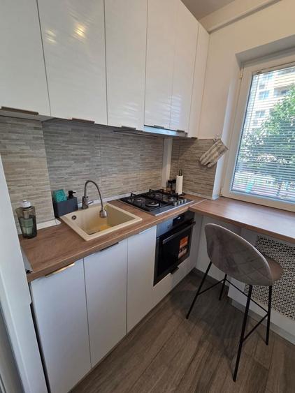 Apartament cu 2 camere decomandat, mobilat în Berceni