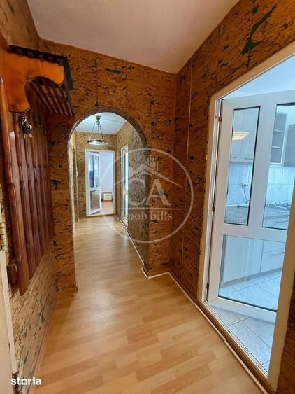 Apartament cu 3 camere decomandat în Rogerius