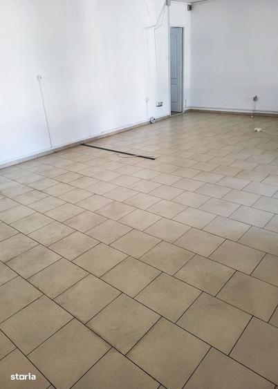 Spațiu comercial, de 75 mp, în Bucium