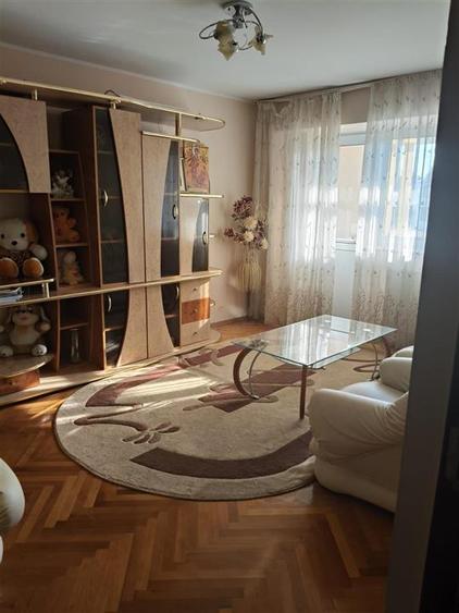 Apartament cu 2 camere decomandat în Apollo