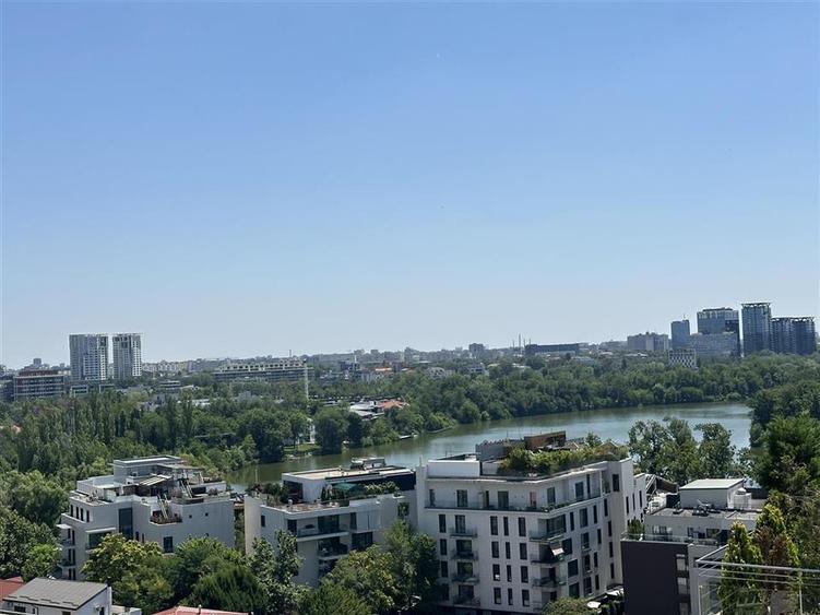 Penthouse cu 5 camere decomandat, mobilat în Herăstrău