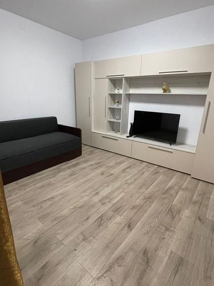 Casă cu 2 camere cu Teren 52 Mp în Piața Cluj