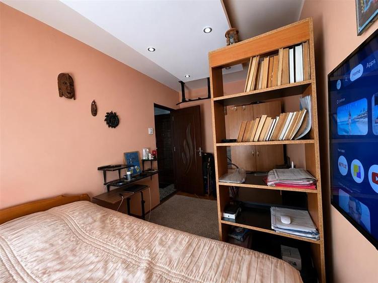 Vanzare apartament 3 camere - Podu Ros - etaj 2 - 12