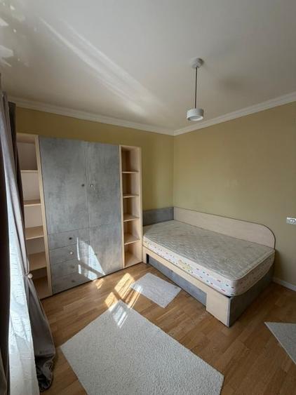 Casă cu 5 camere cu Canalizare în Giroc
