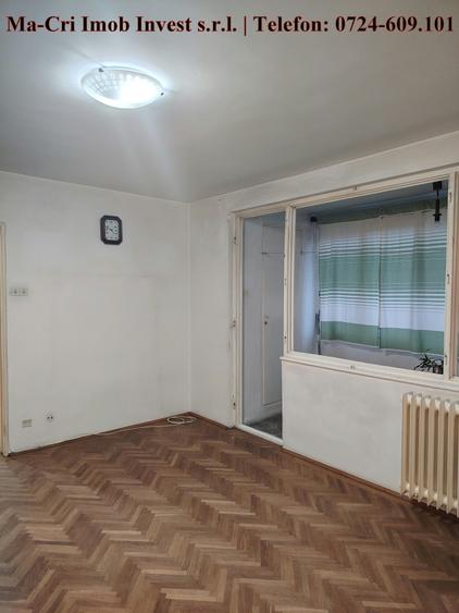 Apartament cu 3 camere semidecomandat în Obor