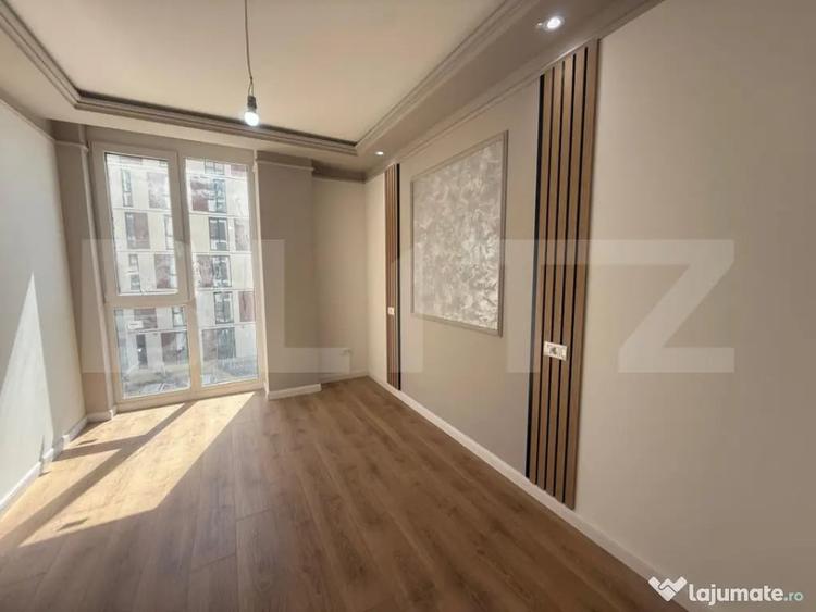 Apartament cu 3 camere semidecomandat în Torontalului