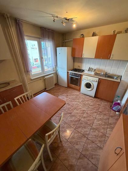 Apartament cu 3 camere semidecomandat în Take Ionescu