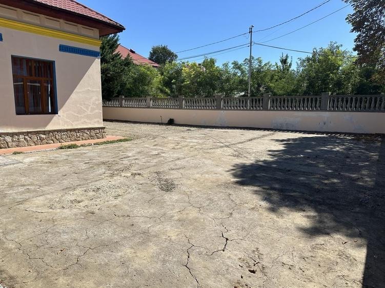 Spațiu comercial, de 360 mp, în Central