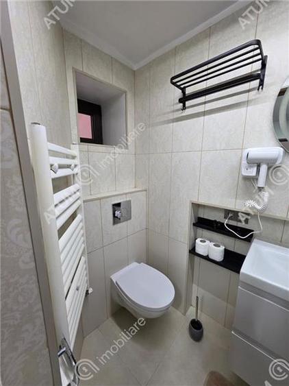 Apartament cu 3 camere decomandat, mobilat în Aeroport